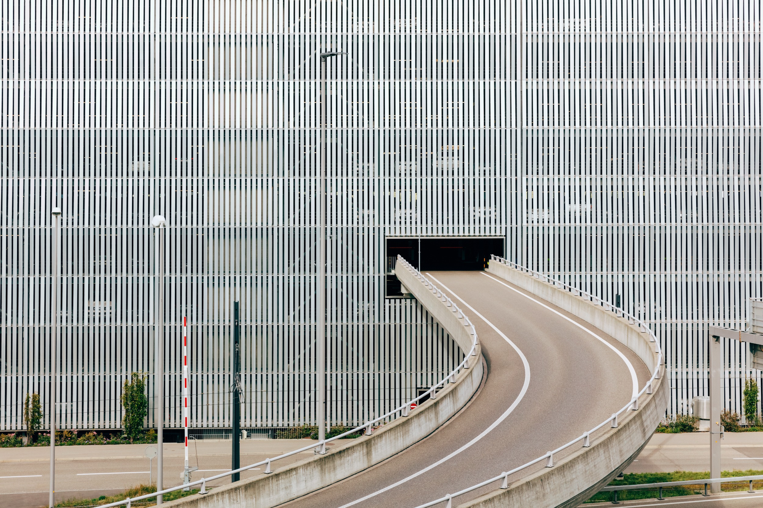 Parking 6 Zürich Flughafen Schweiz www.diagonal.ch
